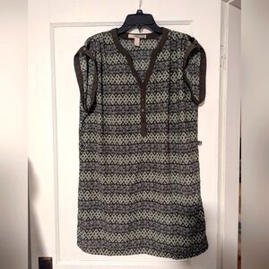 Patterned Green and Black Shift Dress